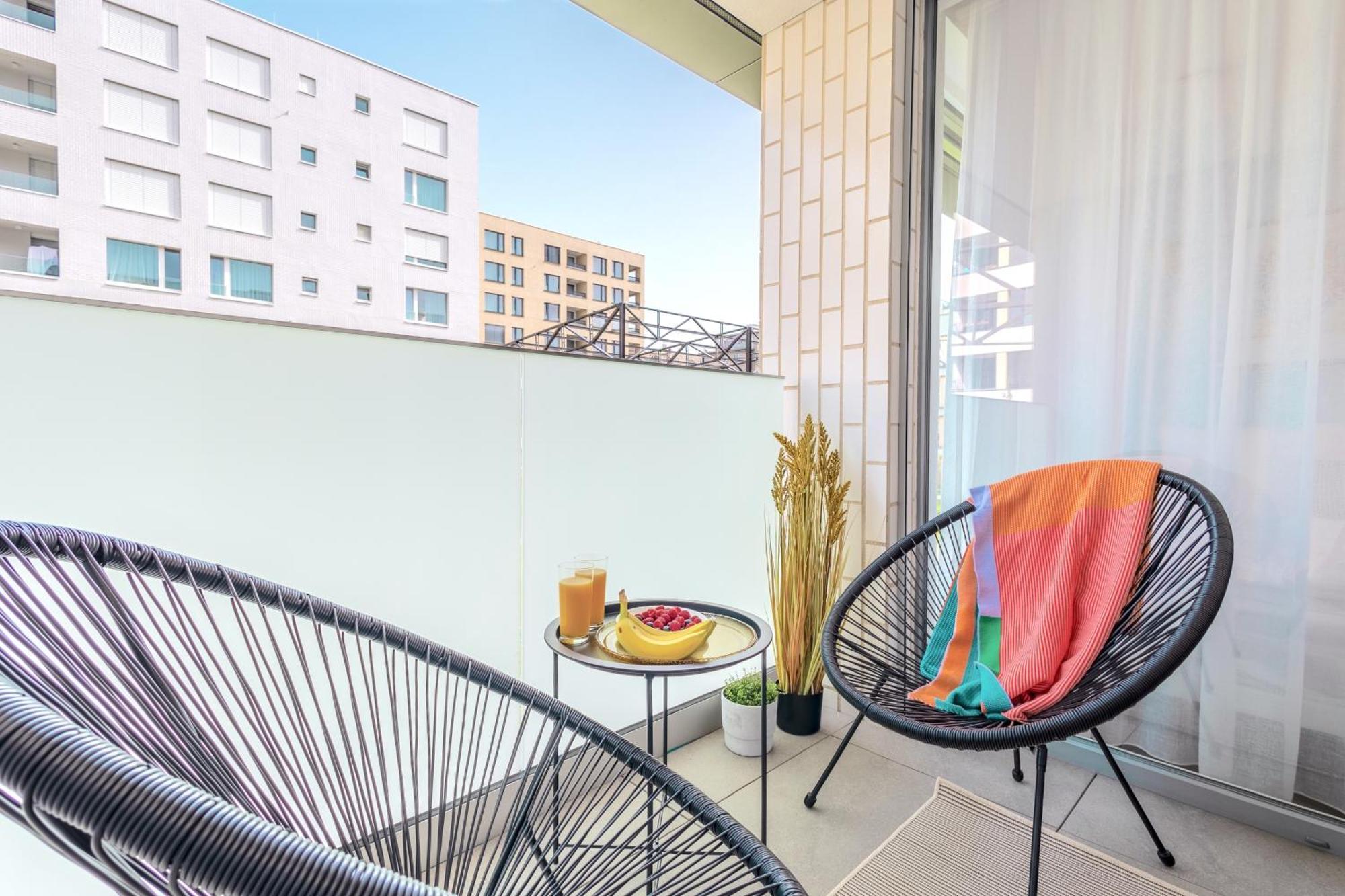 Yellow Apartment - Balcony, Free Parking, By Gravity Praga Exterior foto