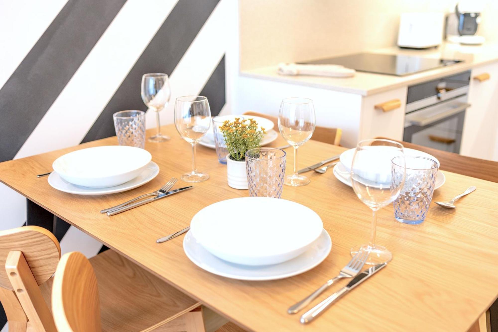 Yellow Apartment - Balcony, Free Parking, By Gravity Praga Exterior foto
