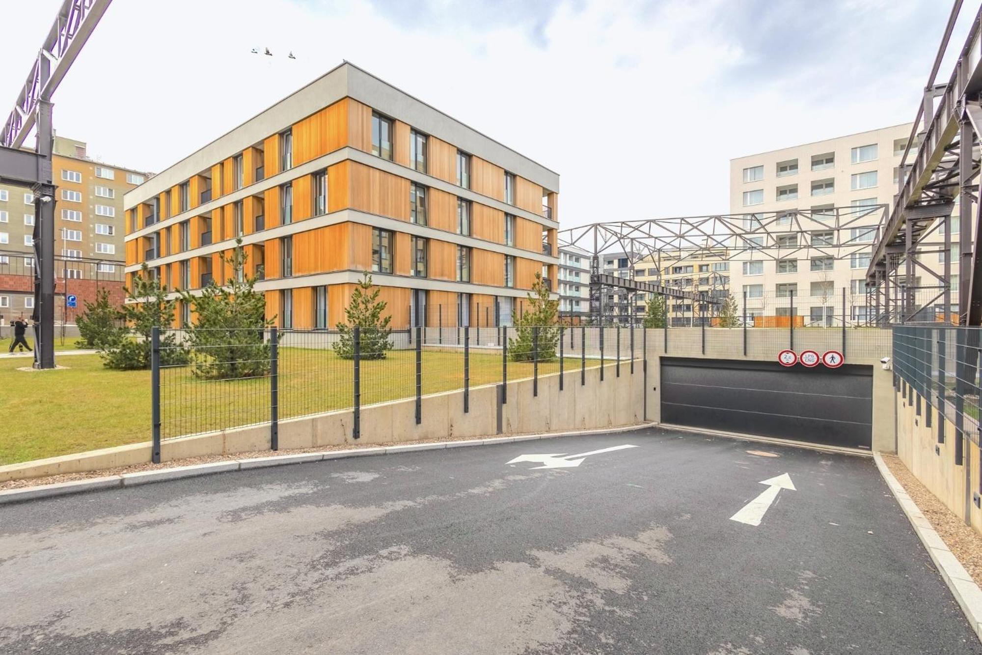 Yellow Apartment - Balcony, Free Parking, By Gravity Praga Exterior foto